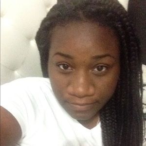 Meet your Posher, Johnese